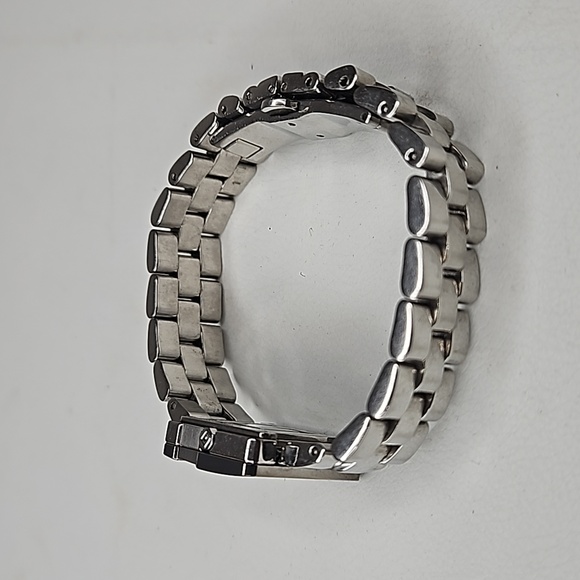 Authentic Gucci "G" 3600L Ladies 29mm Watch - Picture 5 of 13